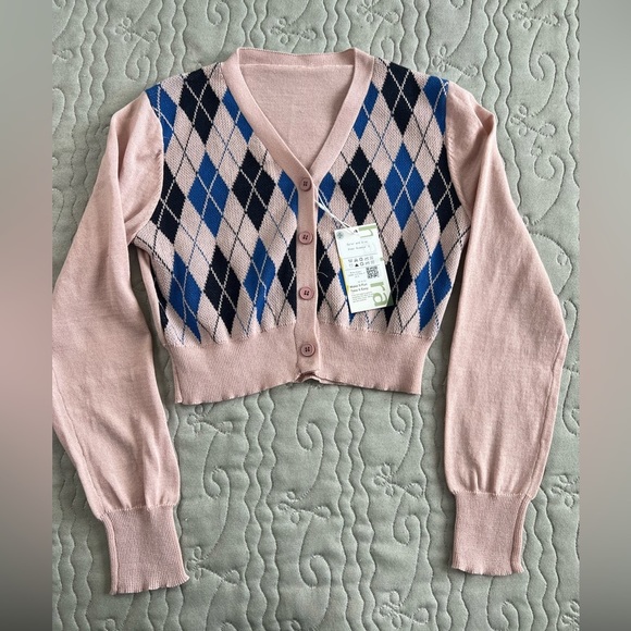 HALARA Sweaters - ARGYLE cropped button up sweater, Small